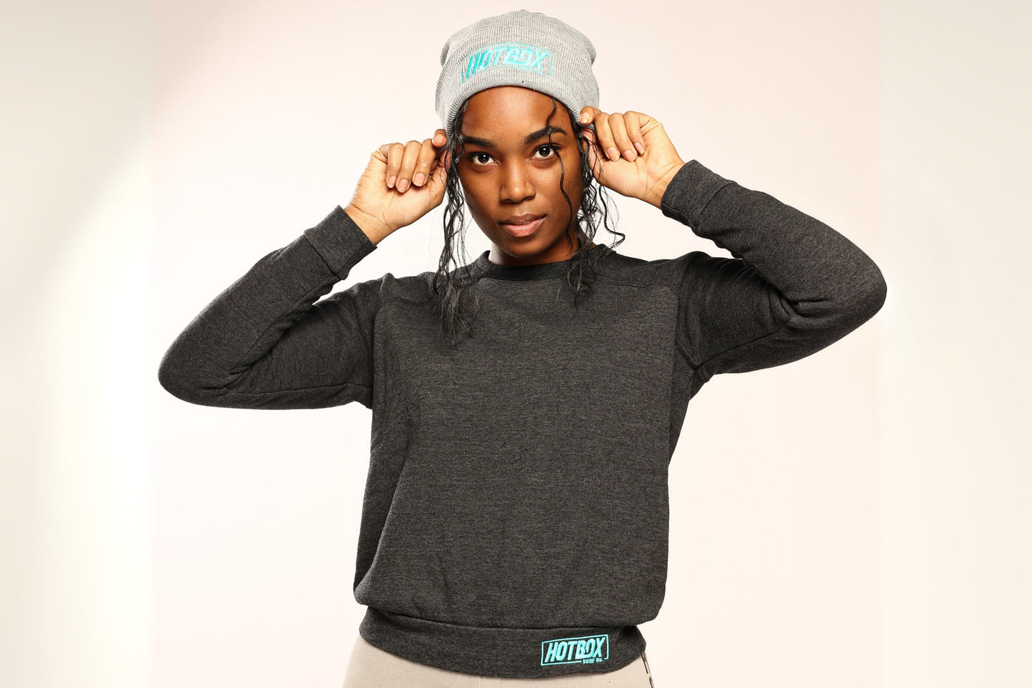 HotBox Women’s Ragland Pullover Long Sleeve Crewneck Tee